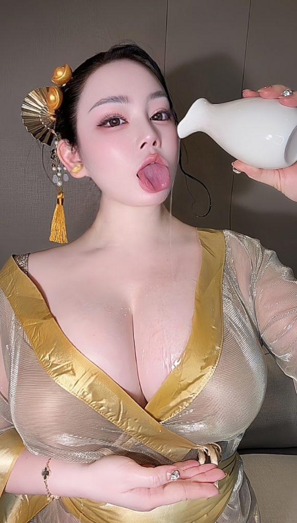 图片[2]-【微-密】爆爆猪炸-鱼子酱和生鱼片居家系列[12P4V-72MB]-蜜桃啵啵